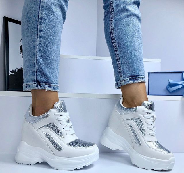 Зручно і гарно: яке взуття обирати цієї осені - фото 426579