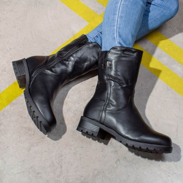 Зручно і гарно: яке взуття обирати цієї осені - фото 426581