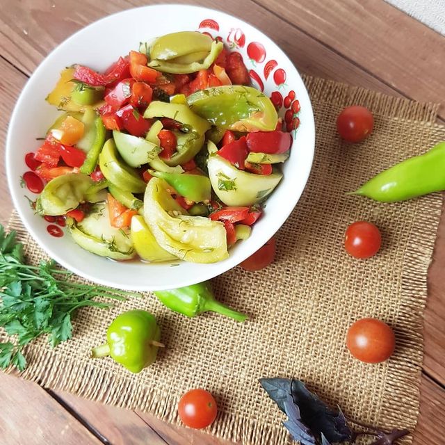 Помідори по-корейськи на зиму: прості рецепти приготування з фото - фото 426859