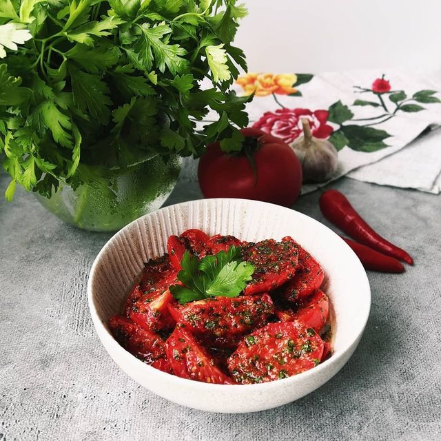 Помідори по-корейськи на зиму: прості рецепти приготування з фото - фото 426862