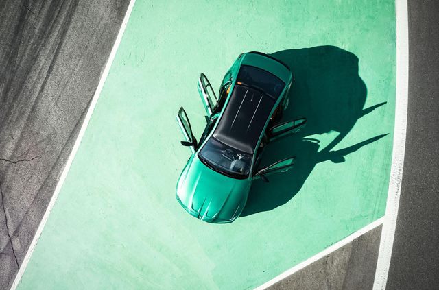 Гігантські ніздрі та механіка: BMW представила нові M3 та M4 - фото 426997