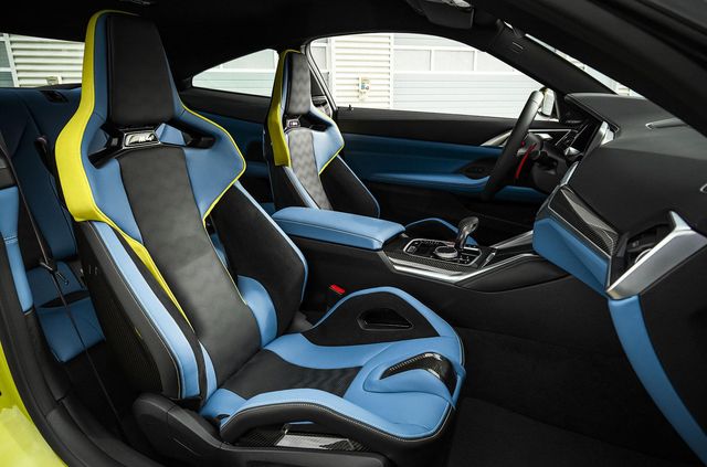 Гігантські ніздрі та механіка: BMW представила нові M3 та M4 - фото 426998