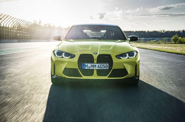 Гігантські ніздрі та механіка: BMW представила нові M3 та M4 - фото 427005