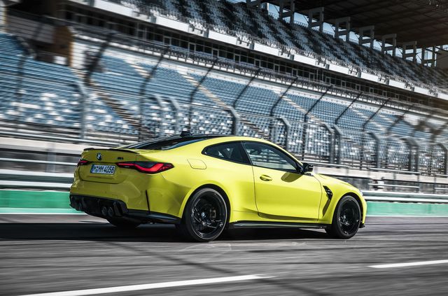 Гігантські ніздрі та механіка: BMW представила нові M3 та M4 - фото 427007