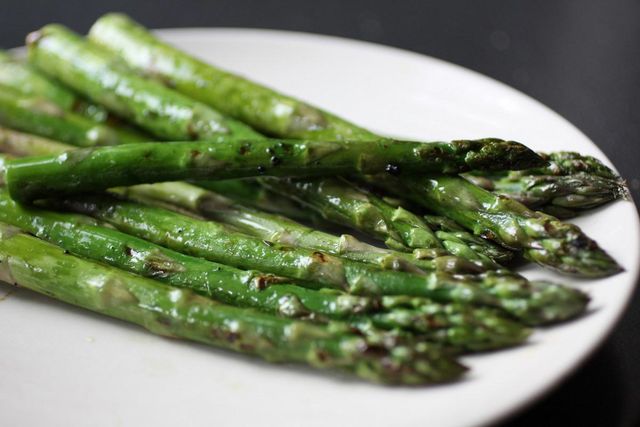 Названі продукти, які рятують від осінньої депресії - фото 427172