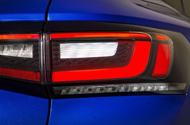 Представлений Volkswagen ID.4: він здатний проїхати 520 кілометрів на одному заряді - фото 427271