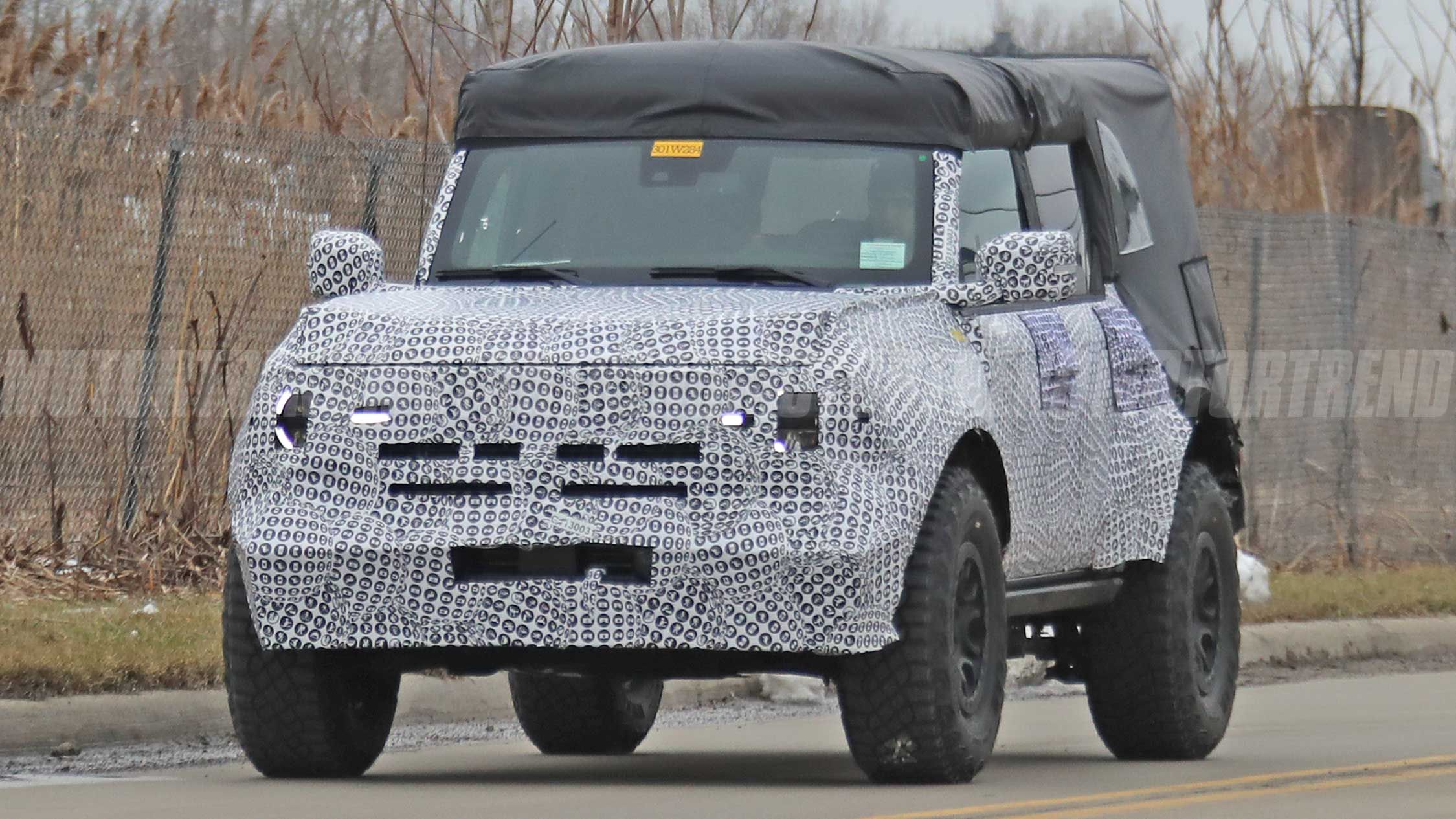 Новий Ford Bronco Raptor показали в камуфляжі