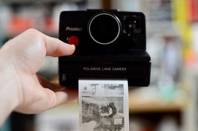 Ентузіаст зробив зі старого Polaroid цифрову камеру, яка може друкувати фото на папері - фото 427846