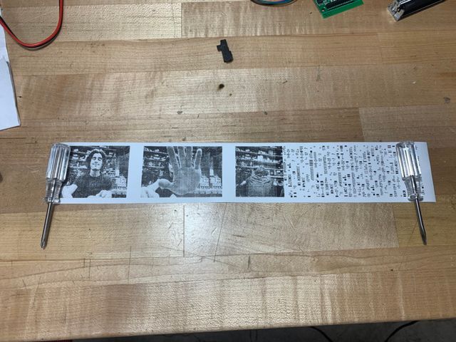 Ентузіаст зробив зі старого Polaroid цифрову камеру, яка може друкувати фото на папері - фото 427851