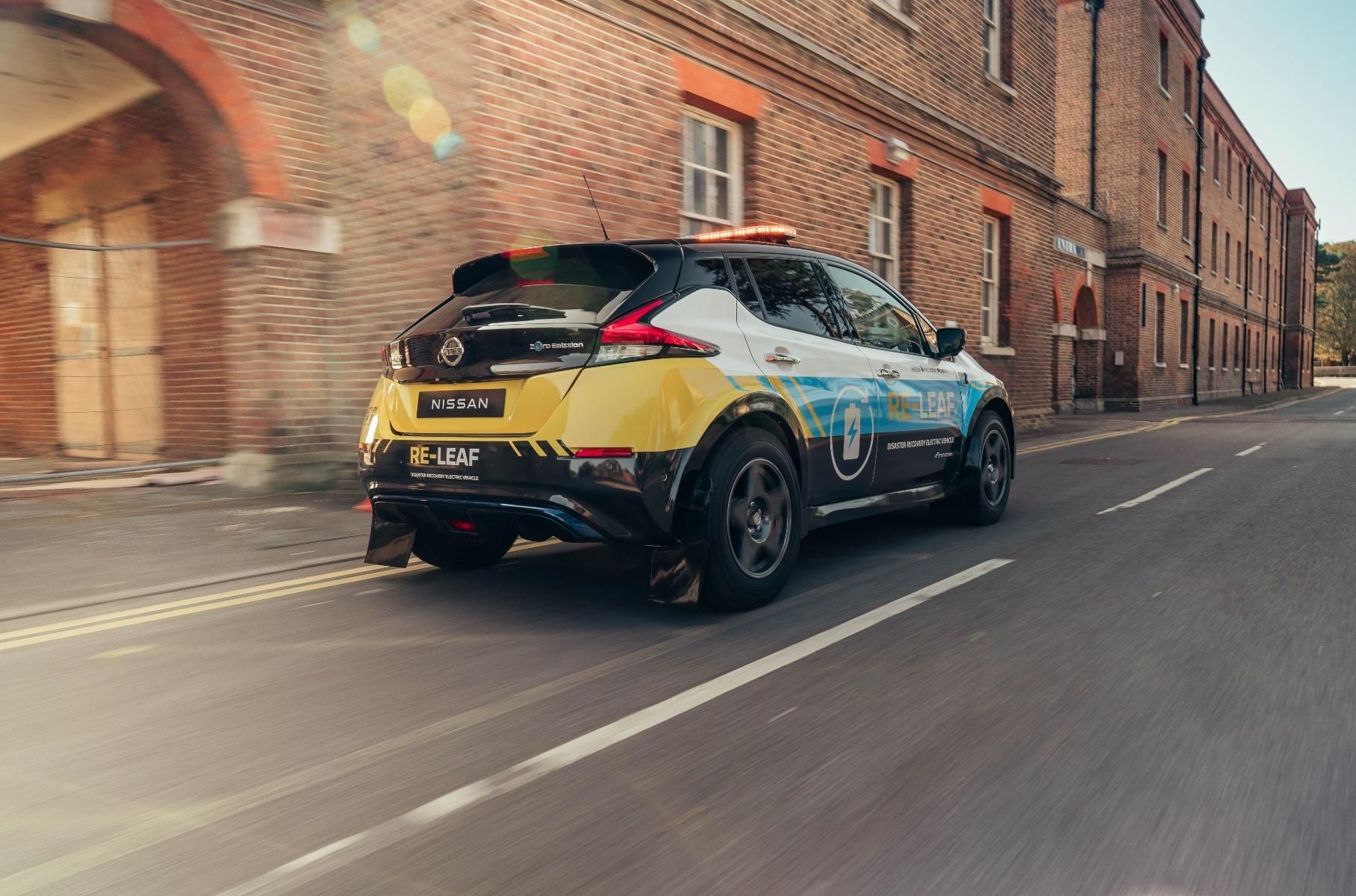 Nissan Leaf перетворили на пересувну електростанцію для рятувальників