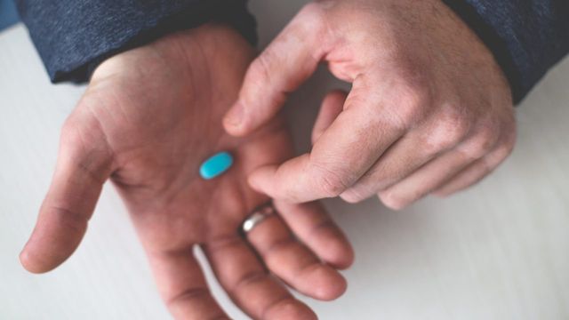 Чому молоді чоловіки усе частіше використовують віагру: пояснення вчених - фото 427968
