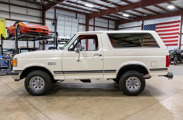 Майже без пробігу: 29-річний Ford Bronco в ідеальному стані виставили на продаж - фото 428318