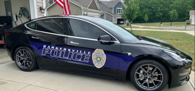 Американські поліцейські порівняли вартість утримання електромобіля і бензинового авто - фото 428349