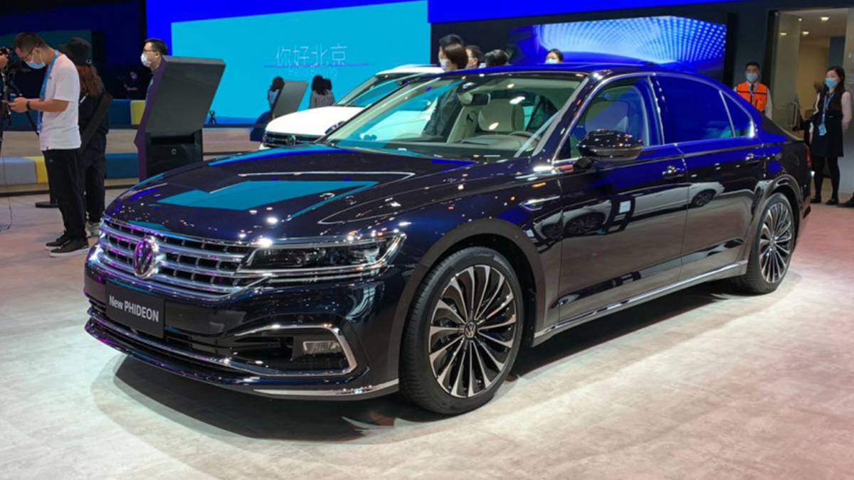 У найбільшому седані Volkswagen тепер буде холодильник: фото