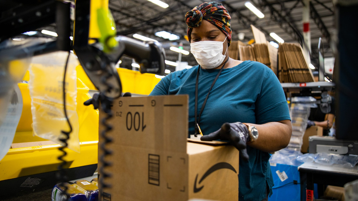 Роботизація не полегшила життя співробітникам Amazon - фото 1