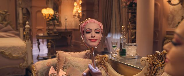 Відьми: дивіться трейлер нового фільму з неймовірною Енн Хетевей - фото 428470