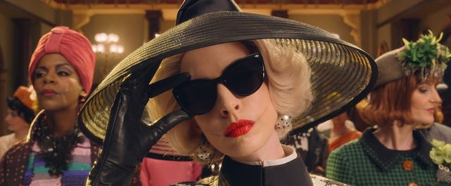 Відьми: дивіться трейлер нового фільму з неймовірною Енн Хетевей - фото 428471