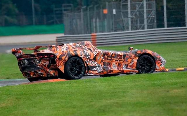 Lamborghini вивела на тести найекстремальнішу версію Aventador - фото 428477