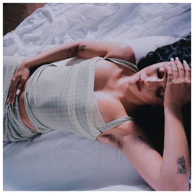 Дочка Мадонни знялася топлес в епатажному образі: сміливі фото (18+) - фото 428726