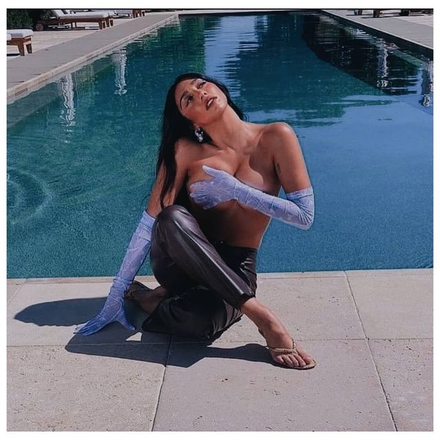 Дочка Мадонни знялася топлес в епатажному образі: сміливі фото (18+) - фото 428727