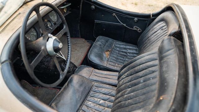 В амбарі виявили 66-річний родстер Jaguar з багатою історією: фото - фото 429121