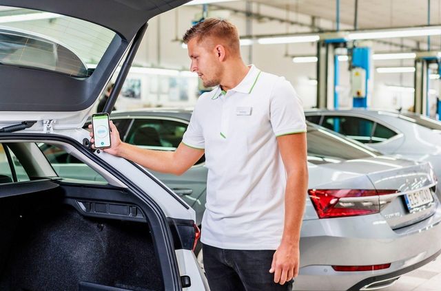 Skoda розробила додаток: він виявлятиме поломку по звуку - фото 429189