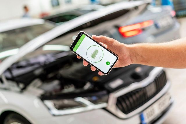 Skoda розробила додаток: він виявлятиме поломку по звуку - фото 429190