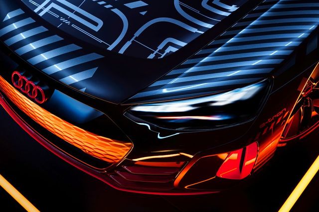 Audi представила прототип потужного E-Tron GT: ефектні фото - фото 429374
