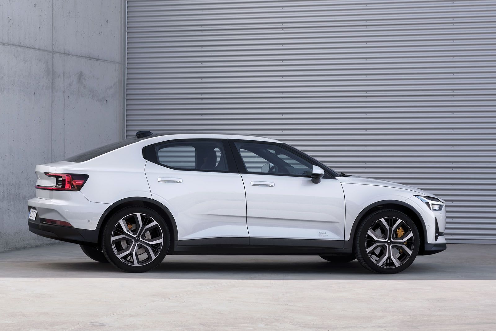 Реальні тести показали справжню автономність Polestar 2: вона не вражає