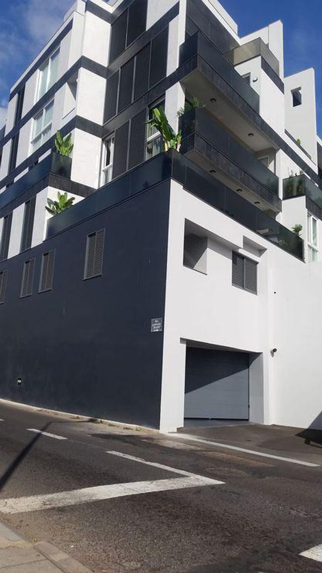 З будинку Кріштіану Роналду вкрали футболку за 200 євро - фото 429411