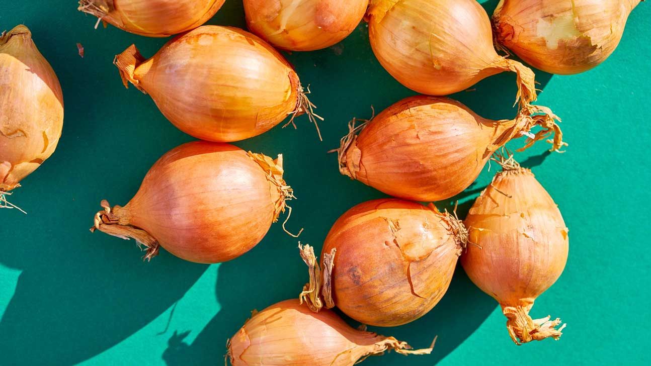 Відверто сексуально: Facebook заблокував рекламу цибулі (фото)