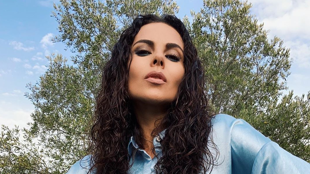 "Сосочки стирчать": Настя Каменських завела мережу апетитними формами в купальнику