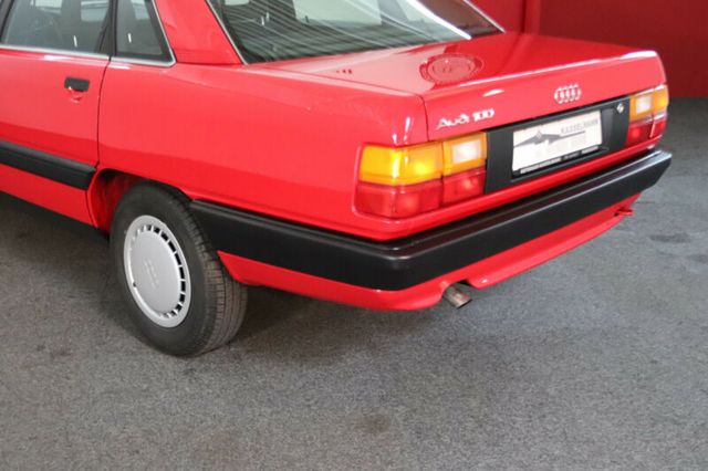 Audi 100 з пробігом 7 тисяч км виставили на продаж за Logan - фото 429882