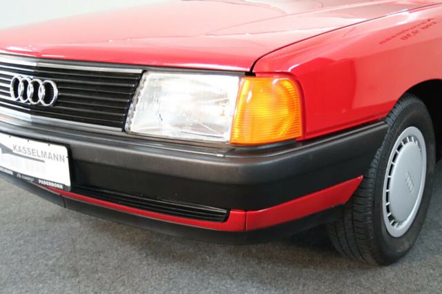 Audi 100 з пробігом 7 тисяч км виставили на продаж за Logan - фото 429884