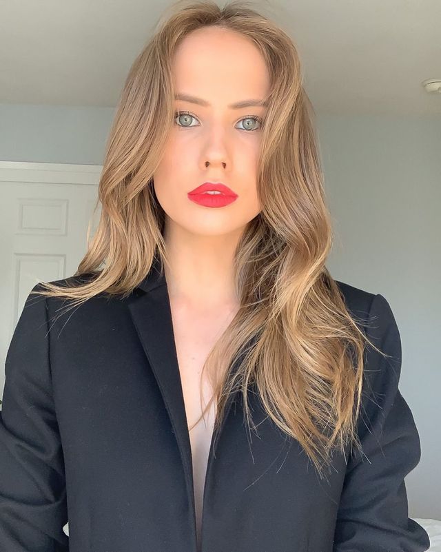 У мережі з'явився пікантний флешмоб через груди прем'єр-міністерки Фінляндії: фото - фото 430314