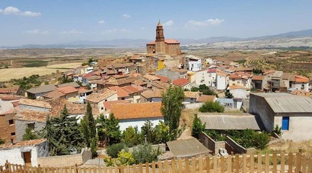 В Іспанії шукають бармена, щоб врятувати село від вимирання - фото 430523