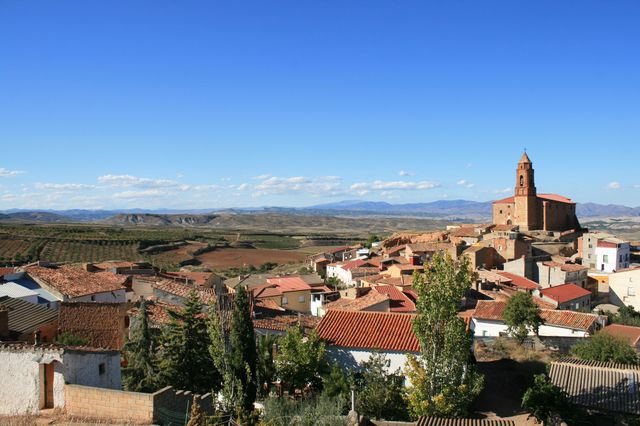 В Іспанії шукають бармена, щоб врятувати село від вимирання - фото 430524
