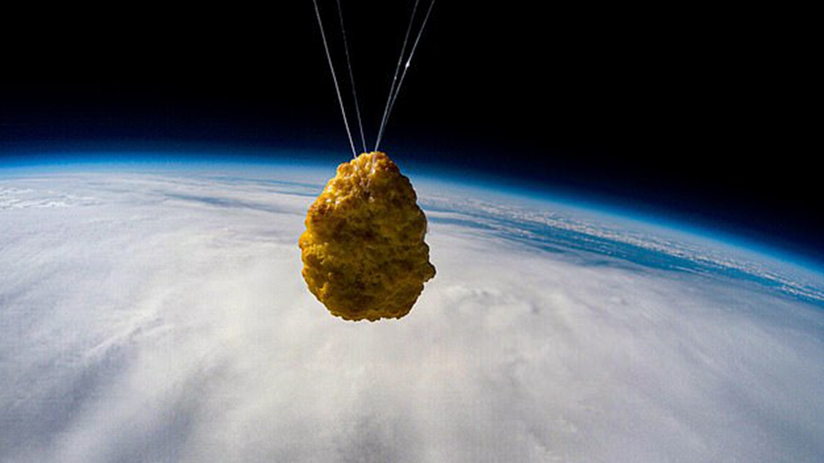 У Великобританії в космос запустили наггетс: відео - фото 1