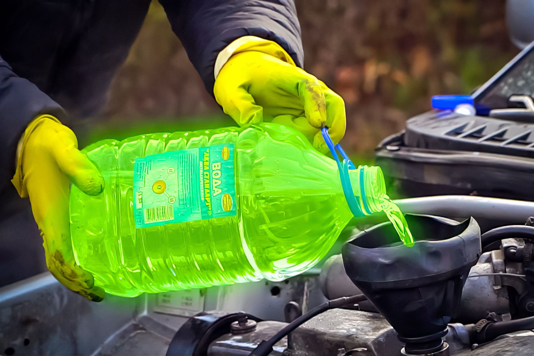 Що буде, якщо замість моторного мастила у двигун залити кислоту: відео