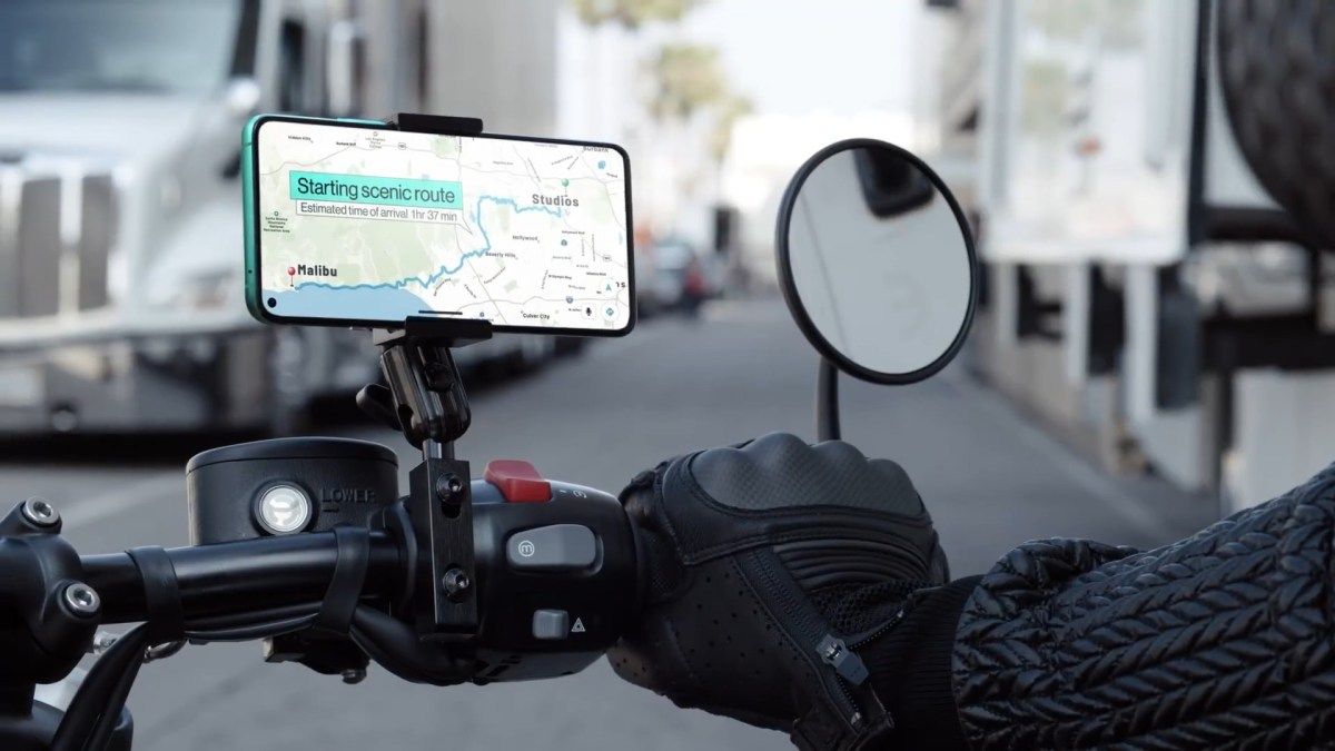 Роберт Дауні-молодший знявся у рекламі OnePlus 8T: крутий ролик