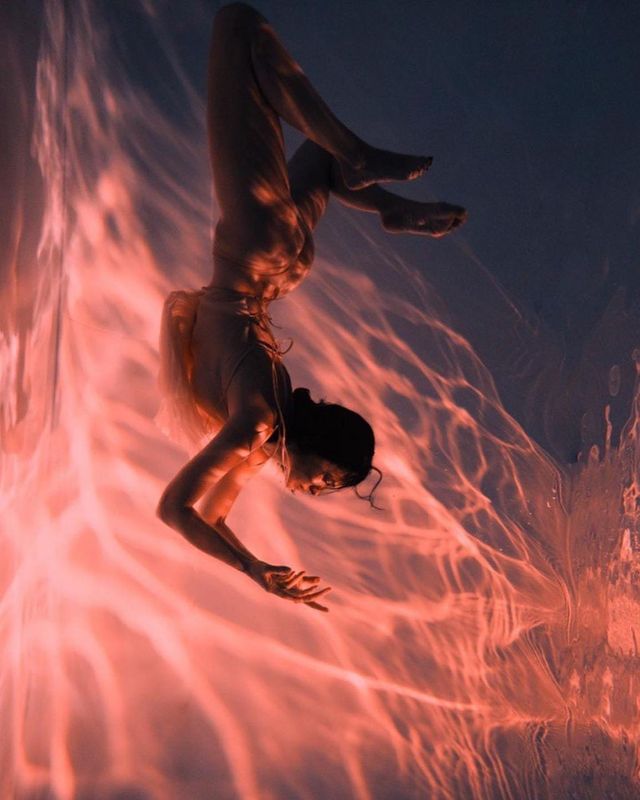 Даша Астаф'єва розбурхала мережу розкутим кадрами під водою - фото 430835