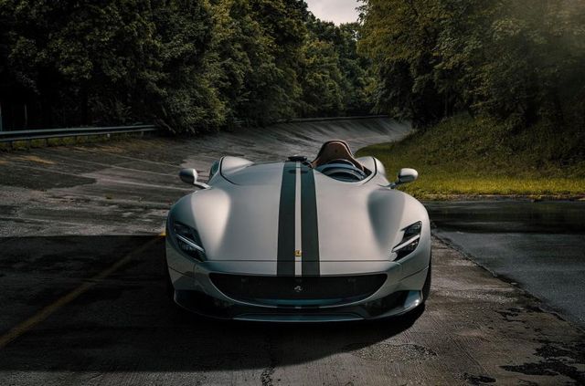 Вихлопну систему Ferrari Monza покрили золотом 999 проби: фото - фото 430944