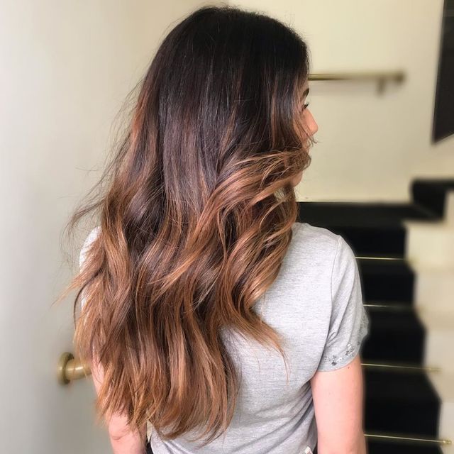 ТОП-3 кольори, у які варто перефарбувати волосся в листопаді - фото 430988