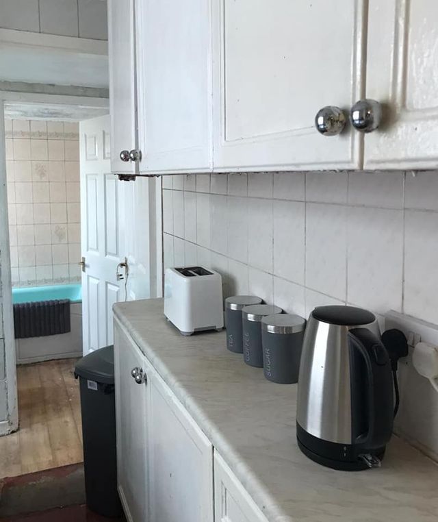 Прибирання у пеклі: клінінгова служба показала будинок вдівця до і після - фото 431380