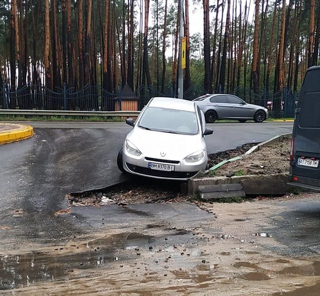 Де в Україні регулярно відбуваються найкурйозніші ДТП: епічна фотодобірка - фото 431573