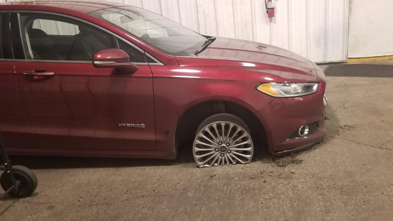 Чому не можна буксирувати машину з автоматичною коробкою передач: промовисті фото