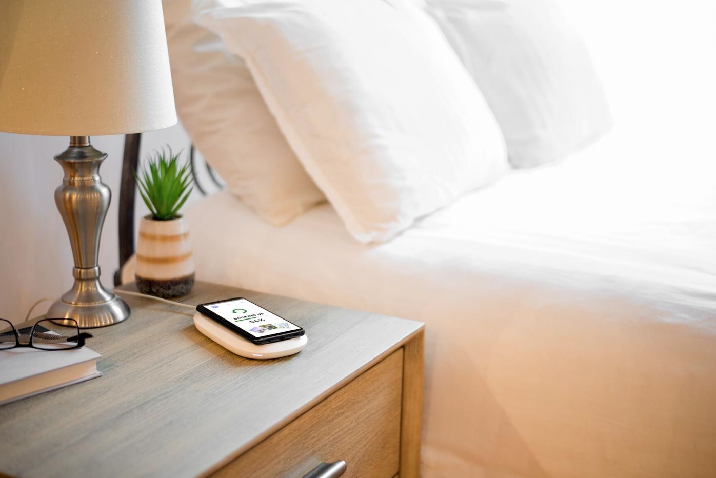 SanDisk представила зовнішній жорсткий диск з функцією безпровідної зарядки