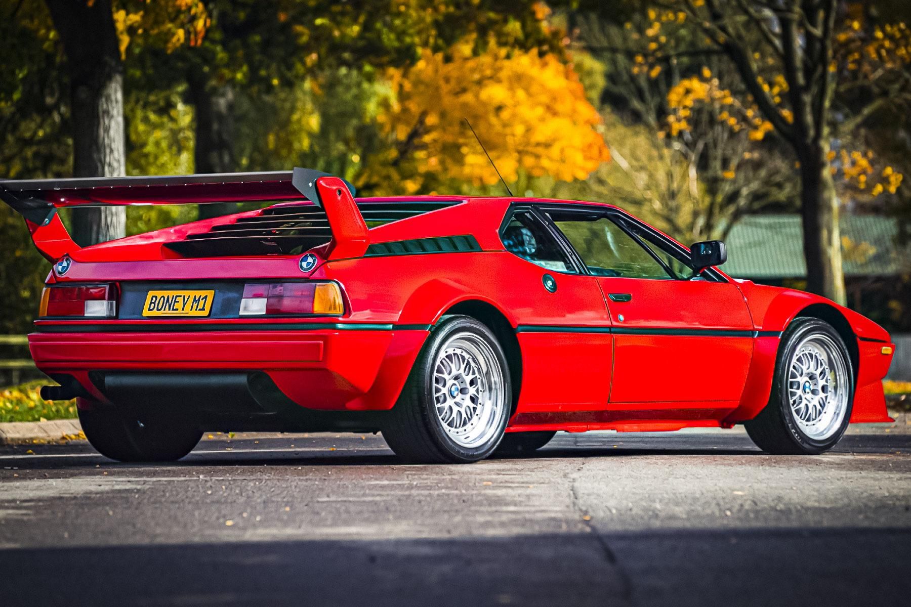 BMW M1 продають за 435 тисяч фунтів стерлінгів - фото 1