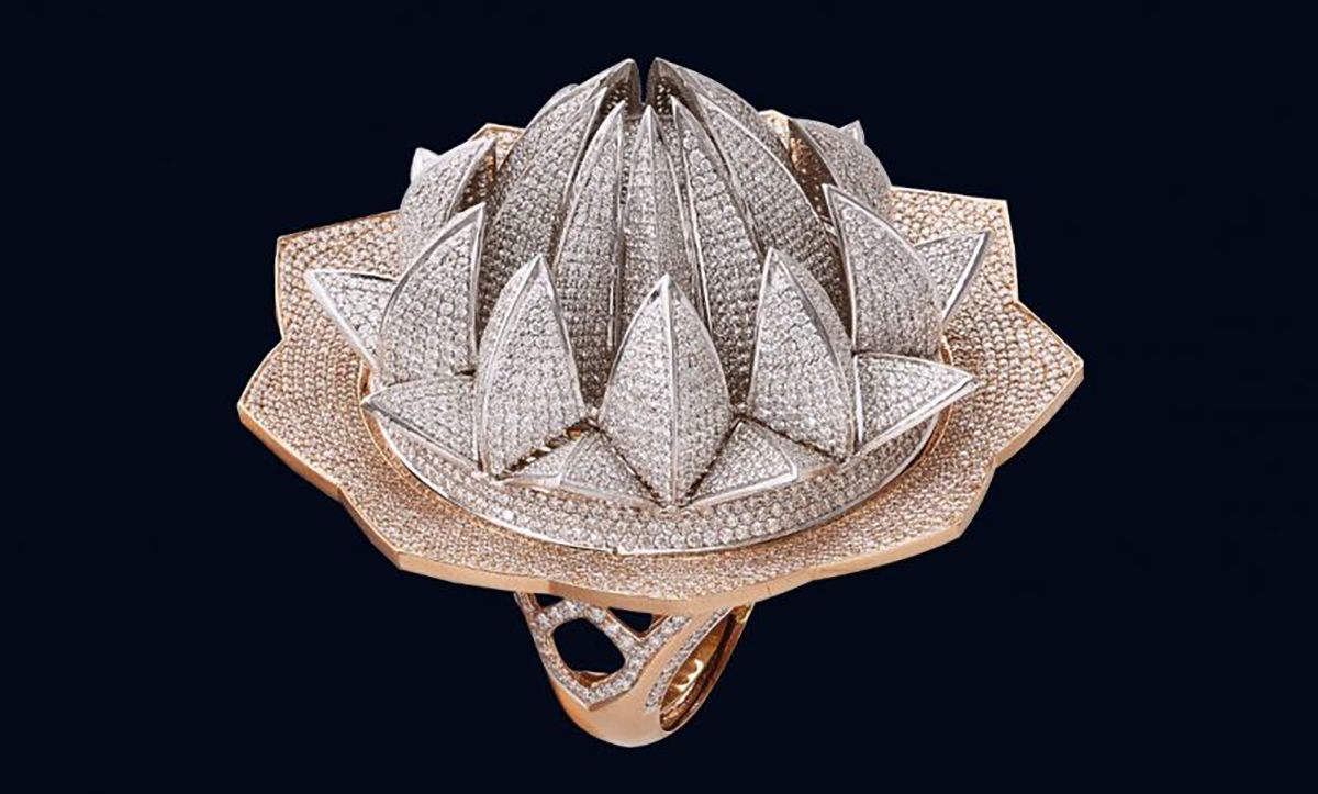 Ювелір створив перстень з рекордною кількістю діамантів: фотофакт