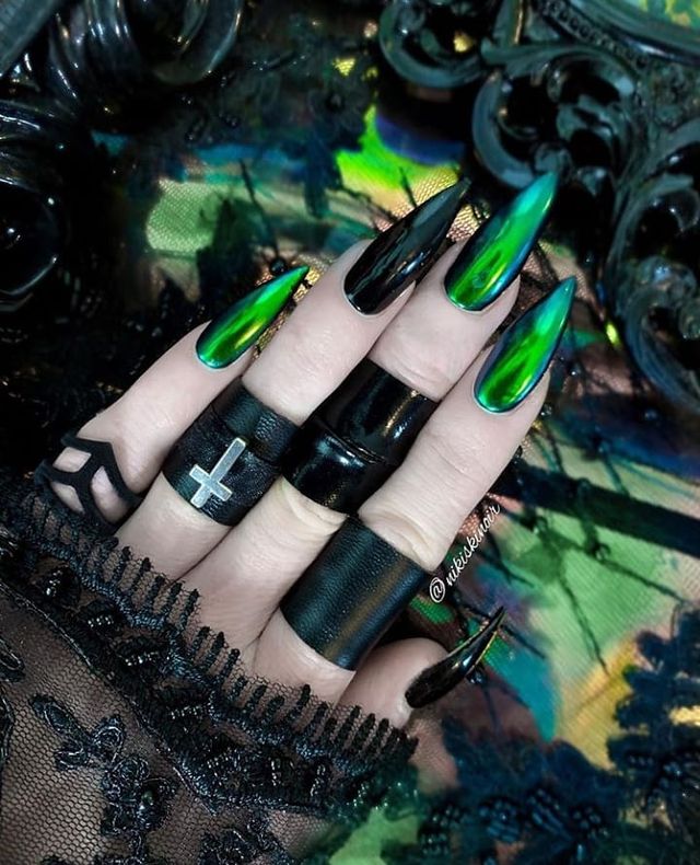 Манікюр на Хеловін 2020: модні тренди дизайну нігтів у фото - фото 432521